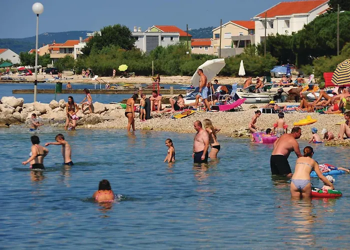 1 Bedroomamazing In Lägenhet Sukošan